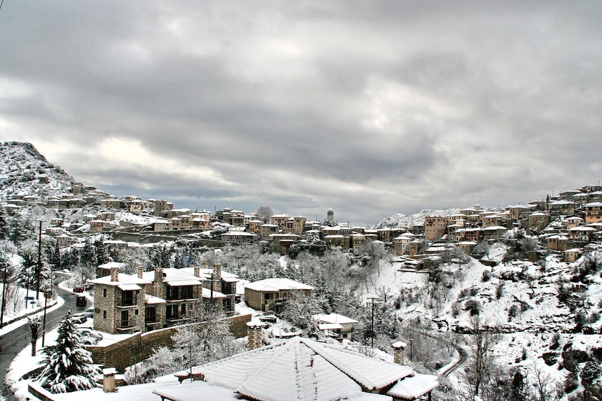 En Dimitsani Hotel Dimitsana Bagian luar foto